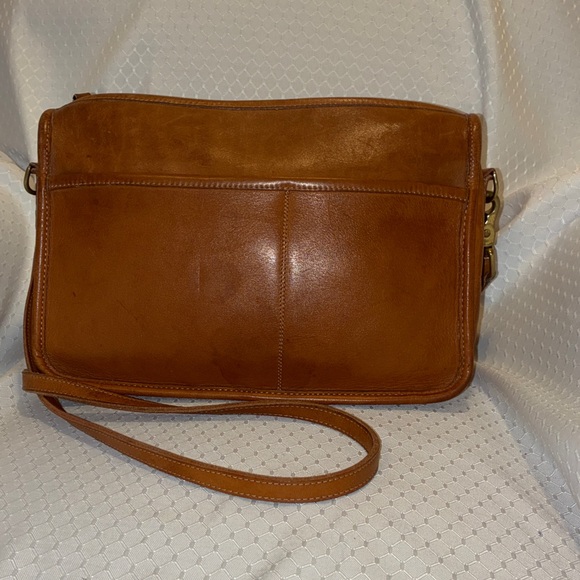 Coach Handbags - Coach Vintage Companion Bag in British Tan